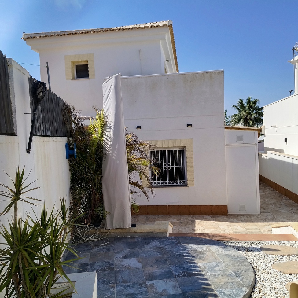 Moderná vila v Sucina – Inland