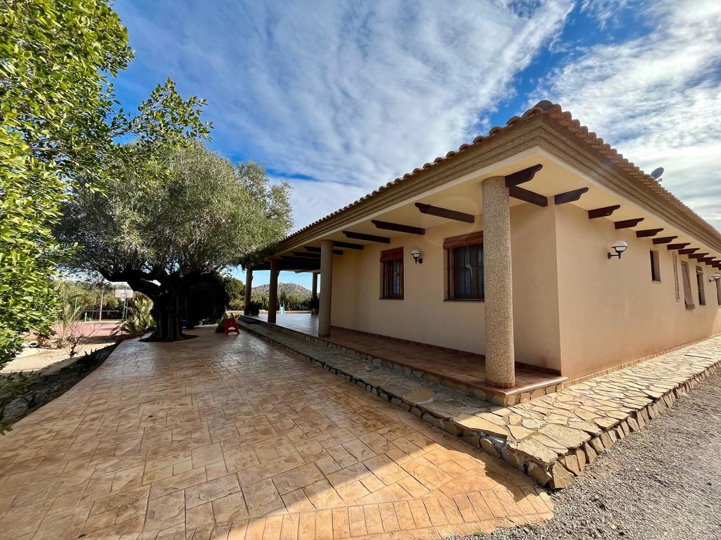 Moderná vila v El Esparragal – Inland