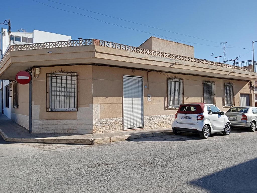 Moderný Semi Detached v Los Montesinos – Pueblo Centro