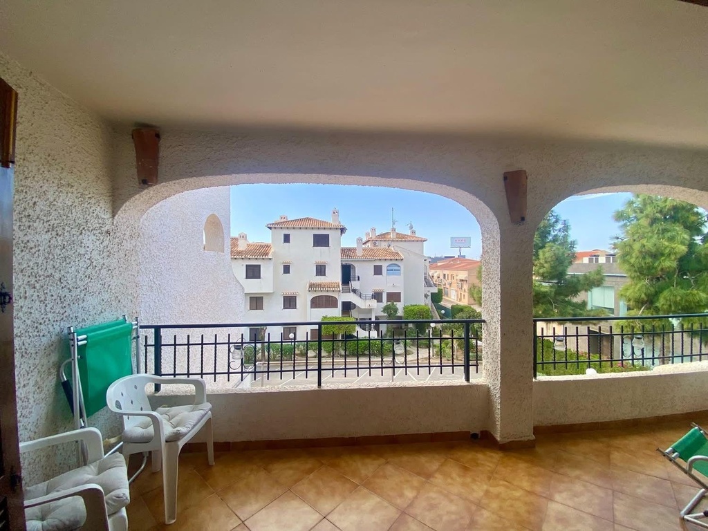 Moderný apartmán v Cabo Roig s bazénom