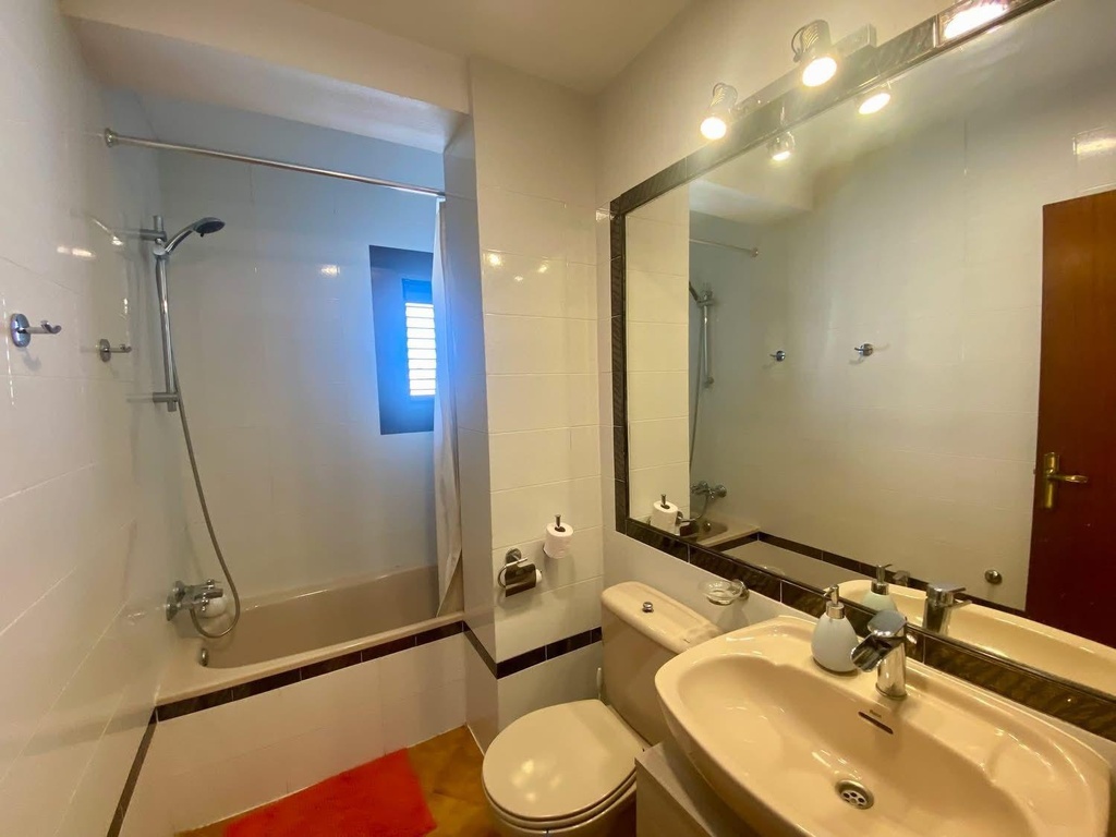 Moderný apartmán v Cabo Roig s bazénom