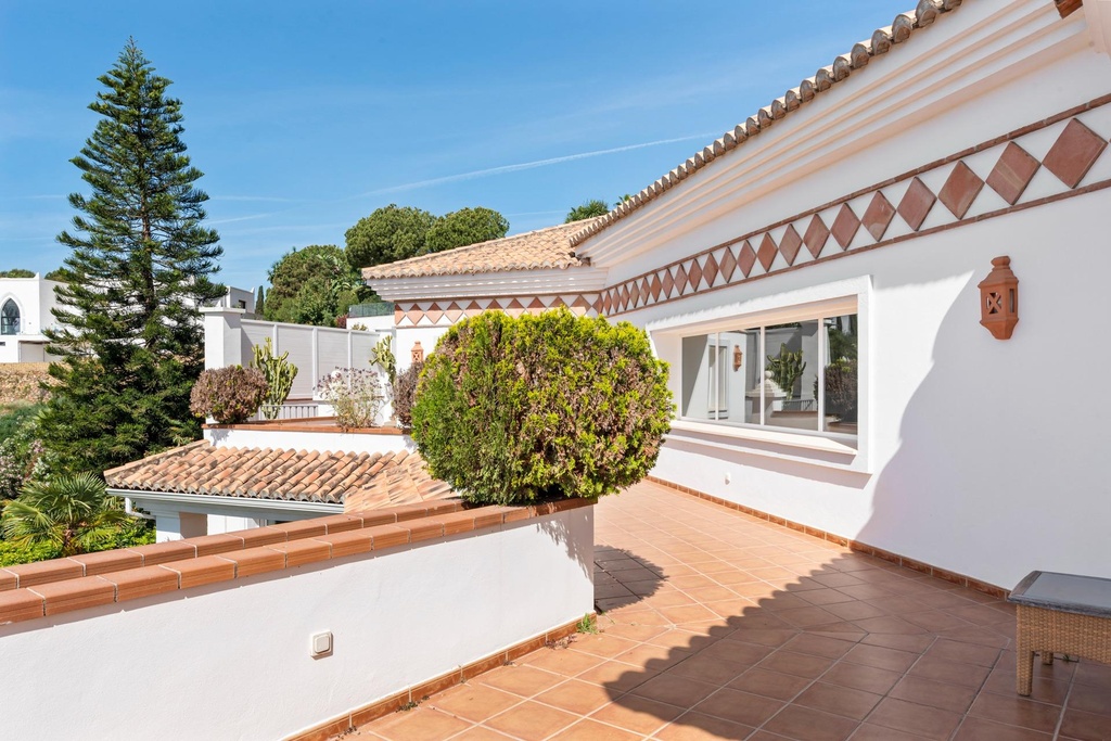 Luxusná vila v Benahavís – Cortés