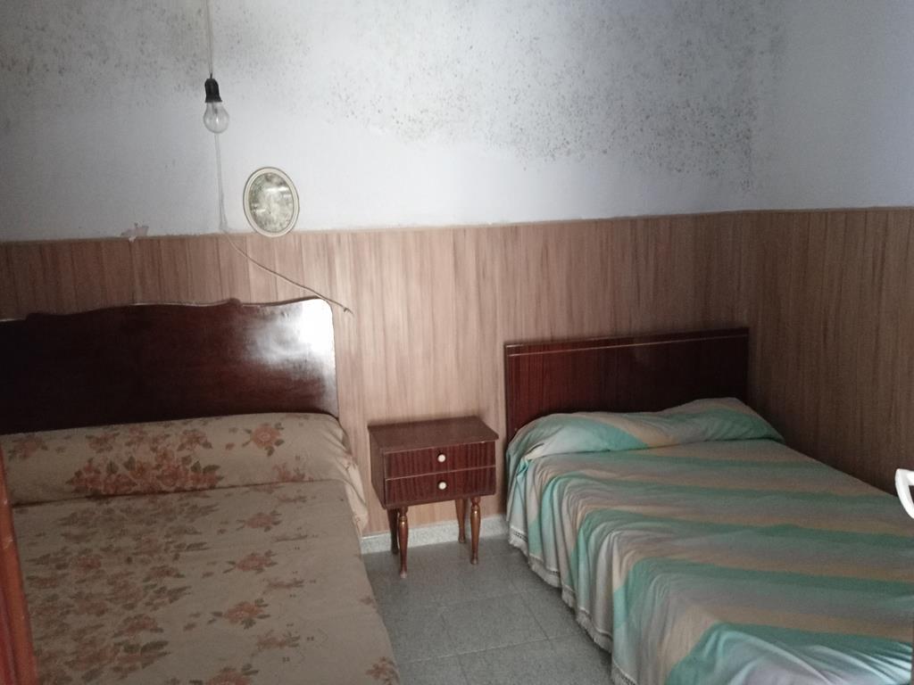 Semi Detached v Los Montesinos