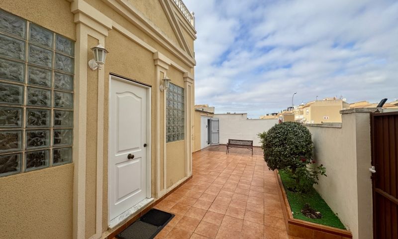 Moderná vila v Torrevieja – Costa Blanca