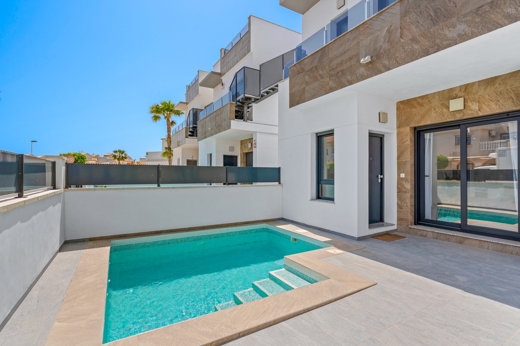 Moderná vila v Torrevieja – Costa Blanca