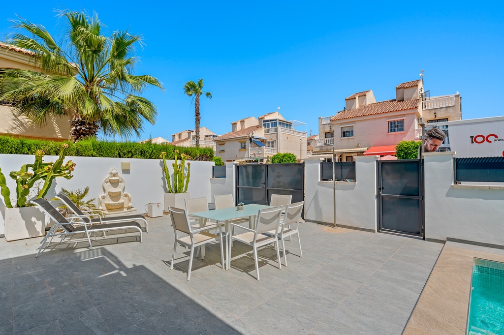 Moderná vila v Torrevieja – Costa Blanca