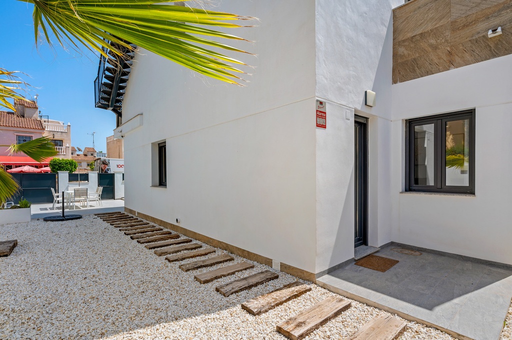 Moderná vila v Torrevieja – Costa Blanca