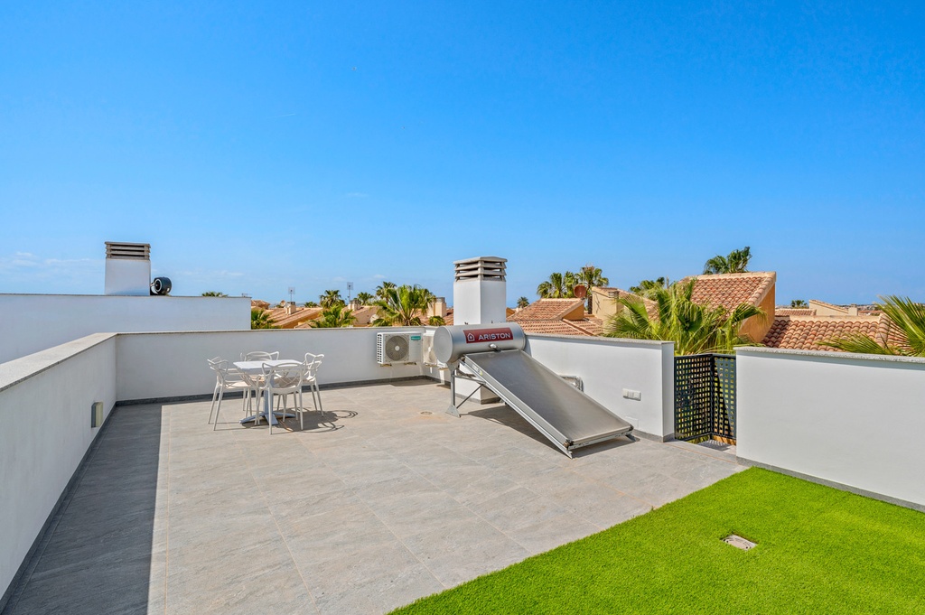 Moderná vila v Torrevieja – Costa Blanca