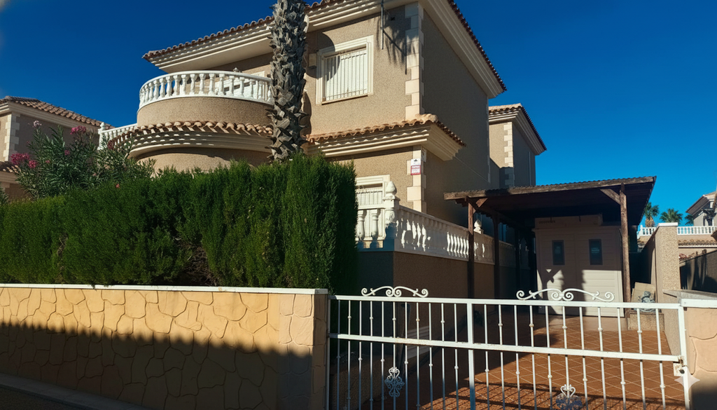 Moderná vila v Los Balcones – Costa Blanca