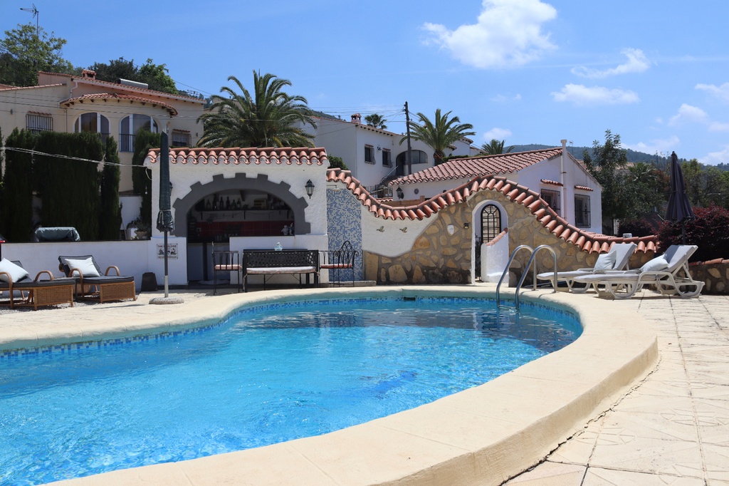 Moderná vila v Orba – Inland