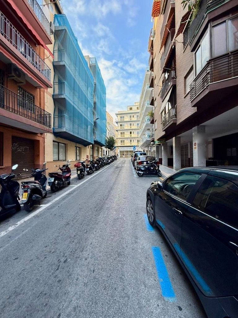 Moderný Commercial v Benidorm – Poniente