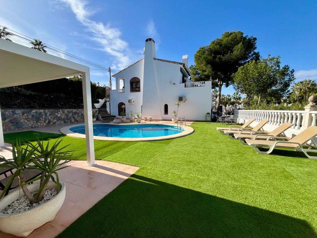 Luxusná vila v Villamartin – Costa Blanca