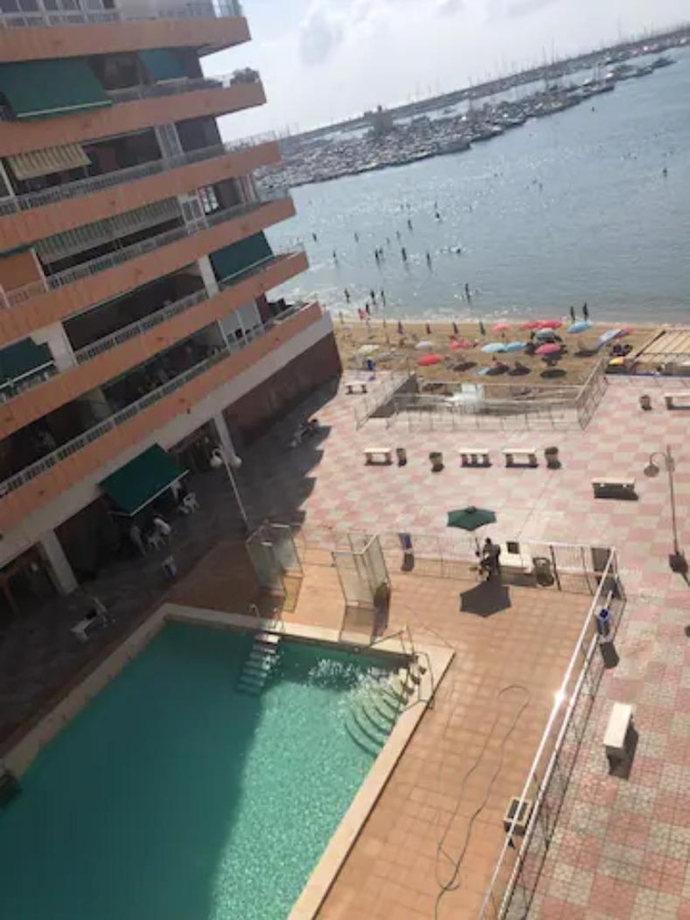 Moderný apartmán v Torrevieja – Playa De Los Naufragos