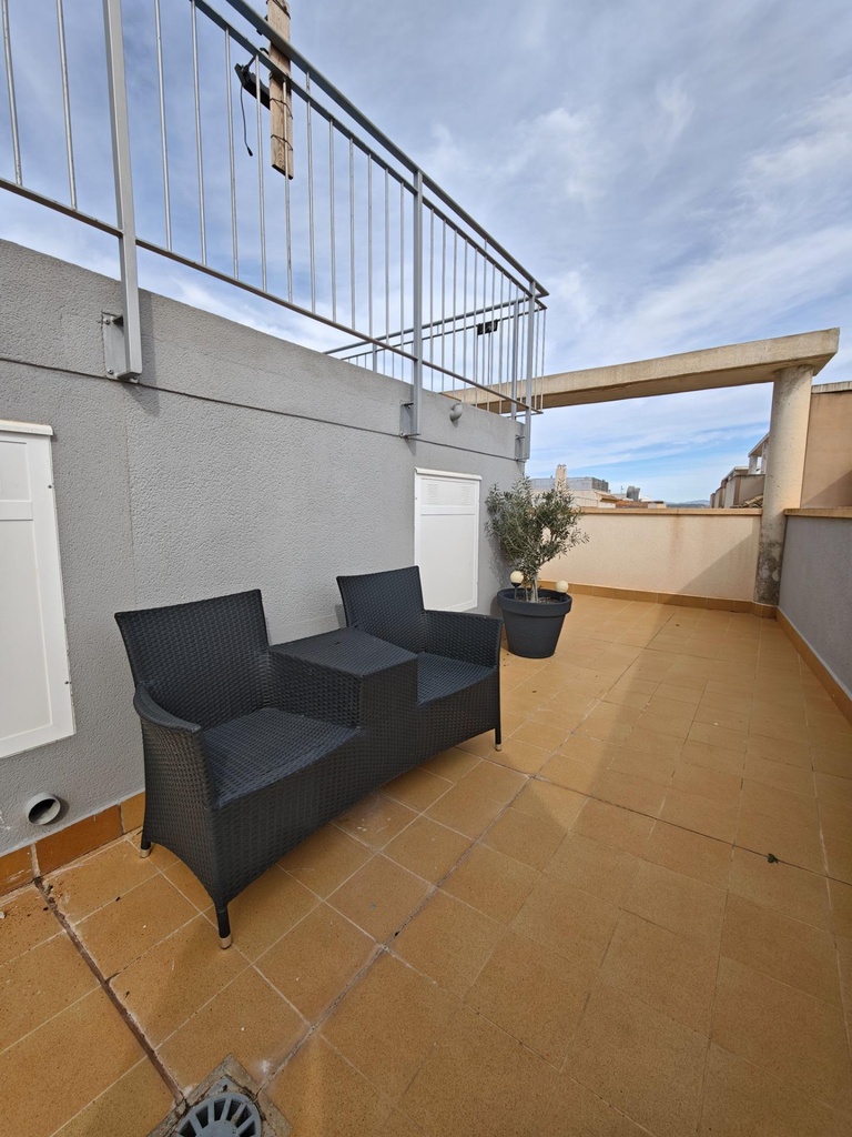 Moderný apartmán v San Miguel de Salinas s bazénom
