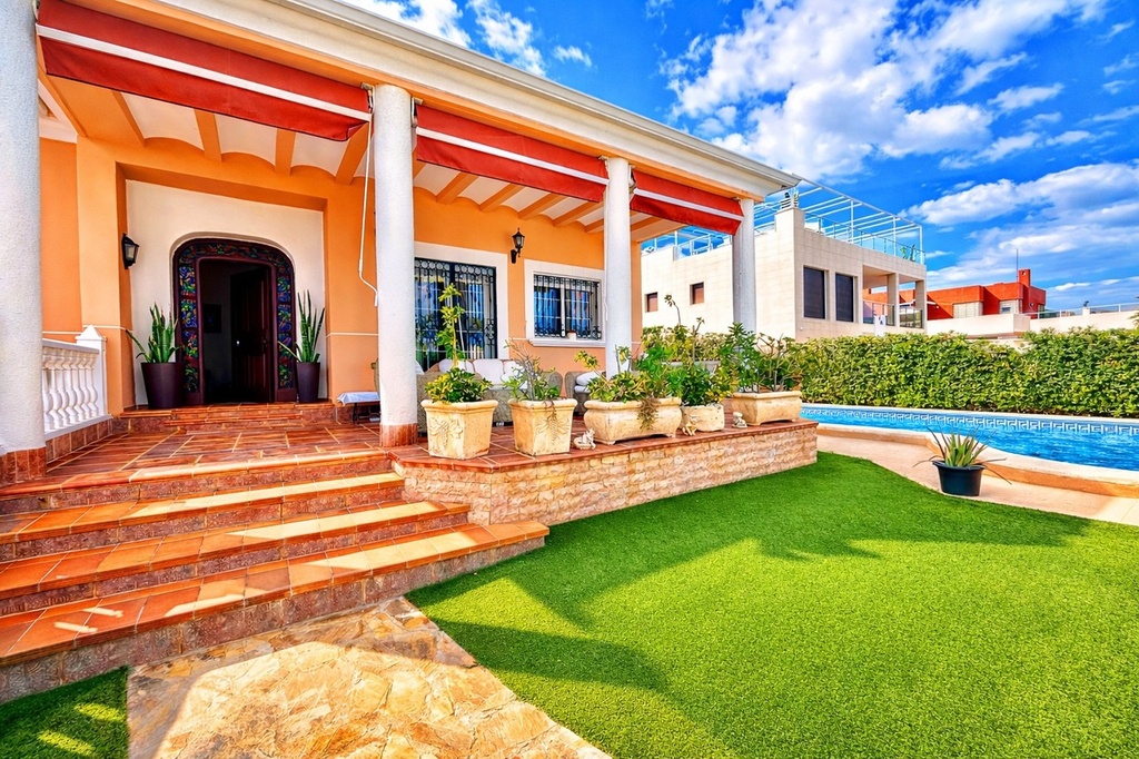 Luxusná vila v La Mata – Costa Blanca