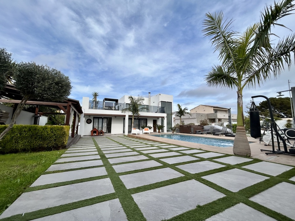 Luxusná vila v Los Balcones – Costa Blanca
