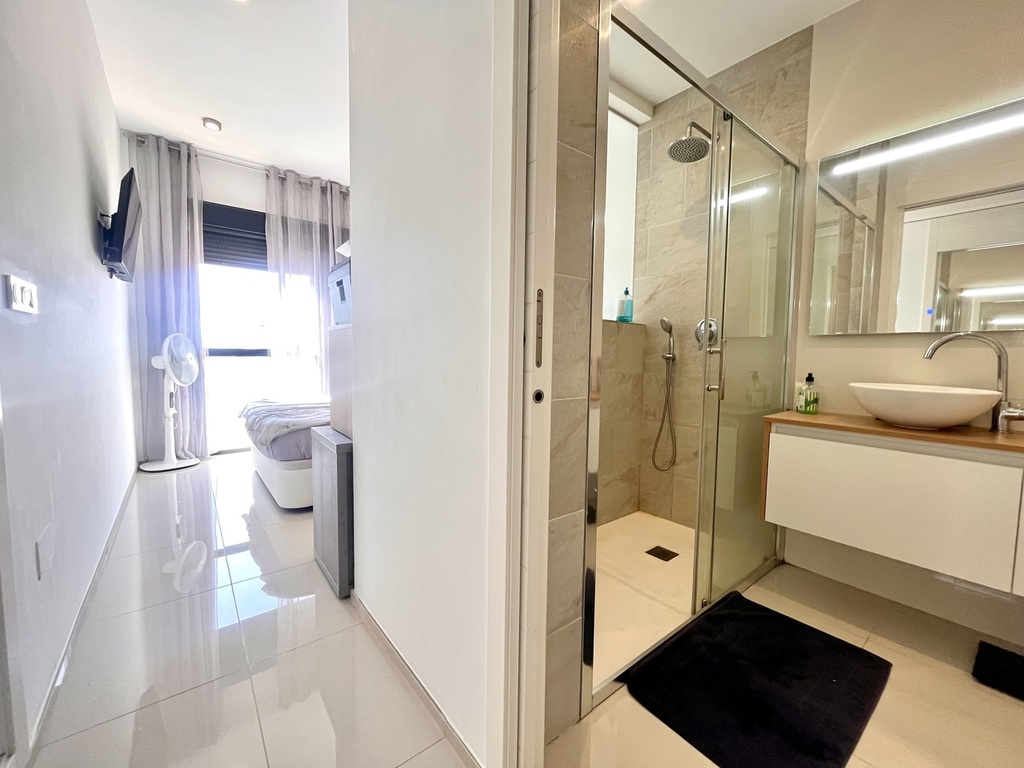 Moderný penthouse v Los Dolses – Inland