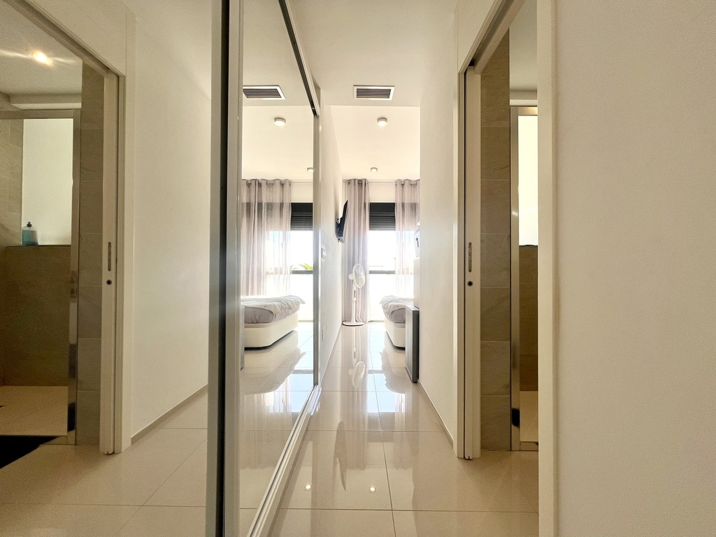 Moderný penthouse v Los Dolses – Inland