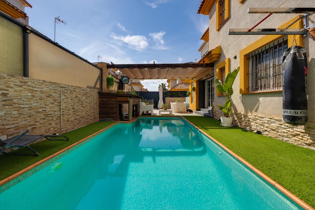 Moderná vila v Los Montesinos – La Herrada