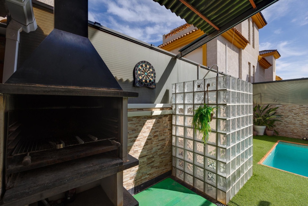 Moderná vila v Los Montesinos – La Herrada