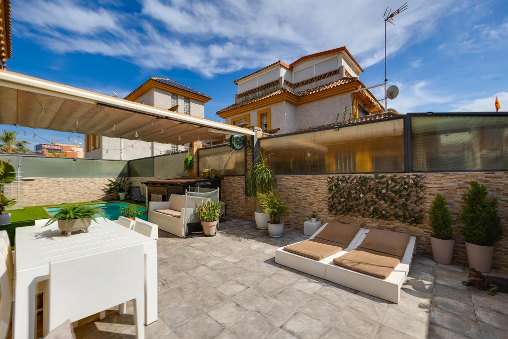 Moderná vila v Los Montesinos – La Herrada