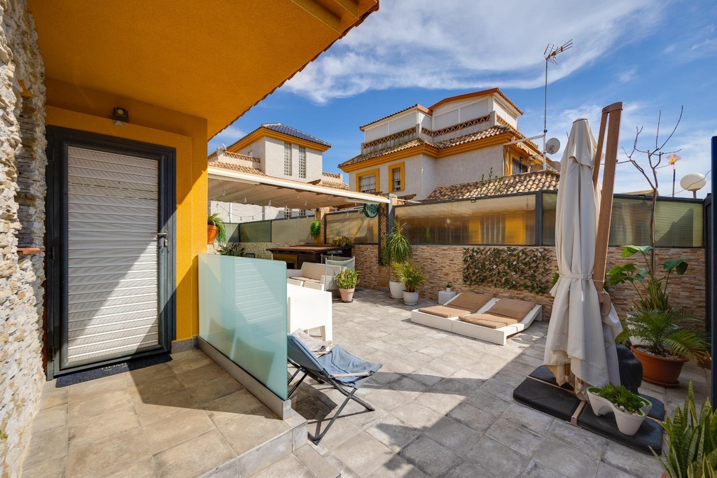 Moderná vila v Los Montesinos – La Herrada