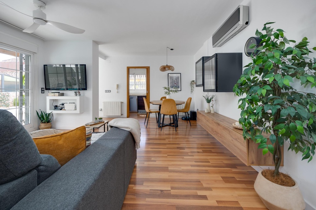 Moderná vila v Los Montesinos – La Herrada