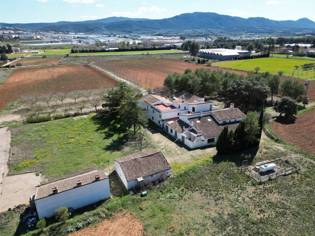 Luxusný Commercial v Banyeres De Mariola – Inland