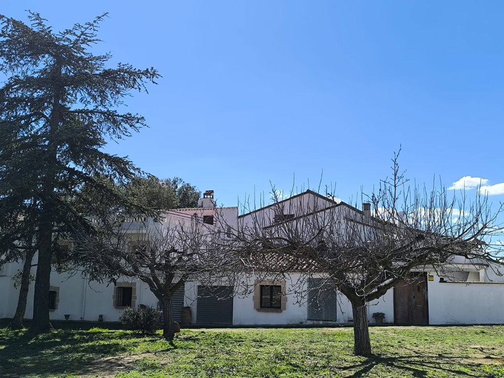 Luxusný Commercial v Banyeres De Mariola – Inland