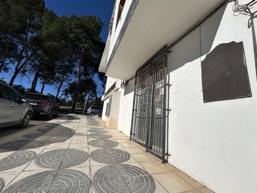 Moderný Commercial v Villamartin – Costa Blanca