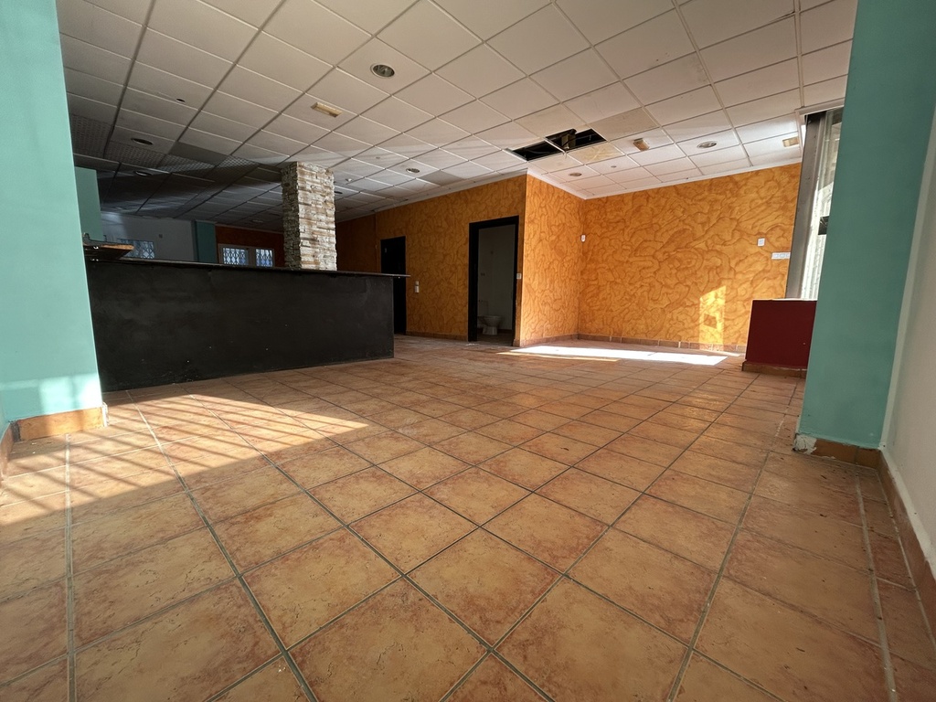 Moderný Commercial v Villamartin – Costa Blanca