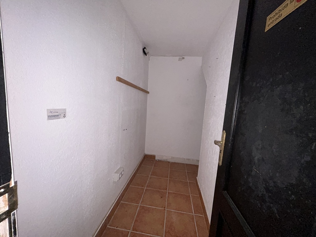 Moderný Commercial v Villamartin – Costa Blanca