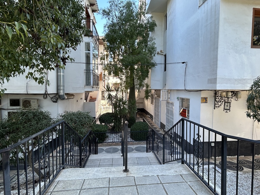 Moderný Commercial v Villamartin – Costa Blanca