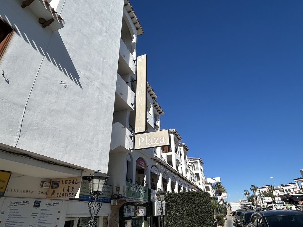 Moderný Commercial v Villamartin – Costa Blanca