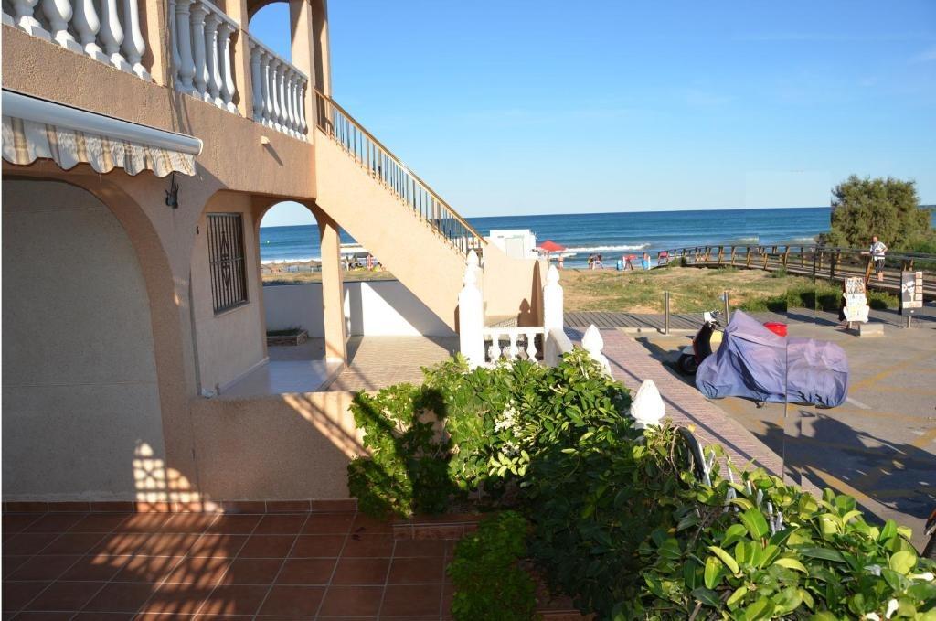 Moderný bungalow v Torrevieja – La Mata