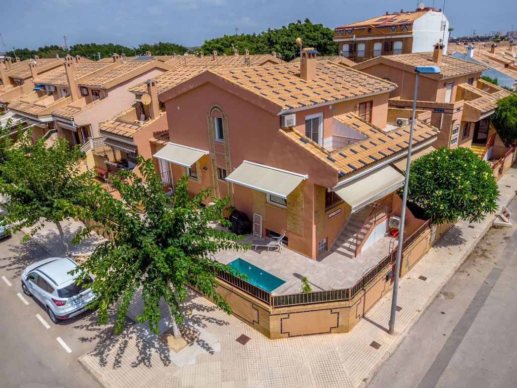 Moderná vila v Torre de La Horadada – Costa Blanca