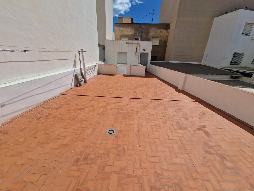 Moderný mestský dom v Torrevieja