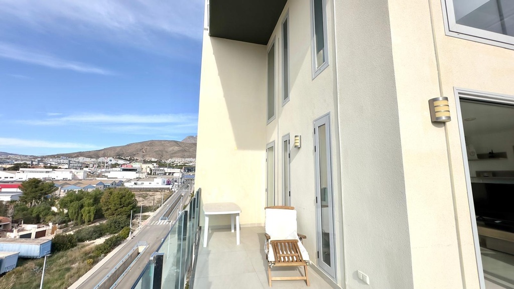 Moderný apartmán v Finestrat s bazénom