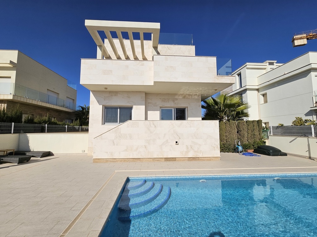 Luxusná vila v La Zenia – Costa Blanca