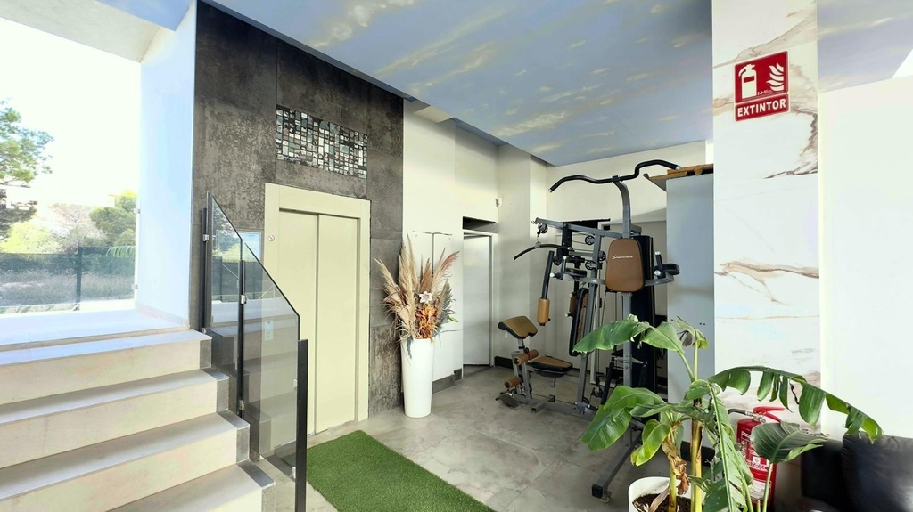 Moderný apartmán v Finestrat s bazénom