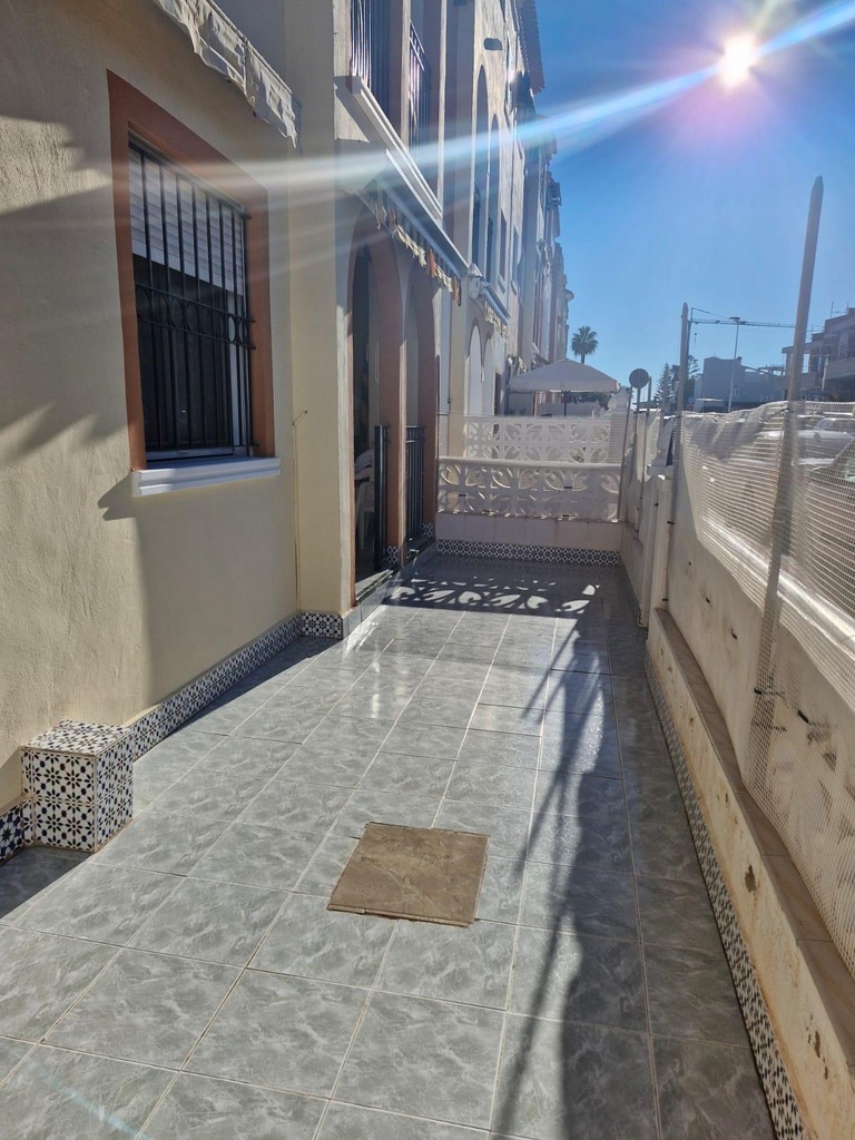 Moderný bungalow v Torrevieja – Playa De Los Naufragos