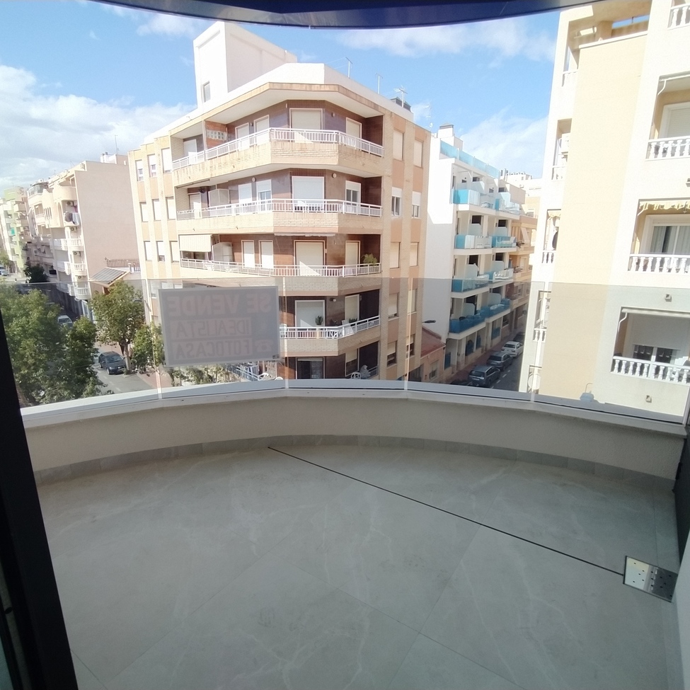 Moderný apartmán v Torrevieja – Centre Playa Del Cura Las Piscinas