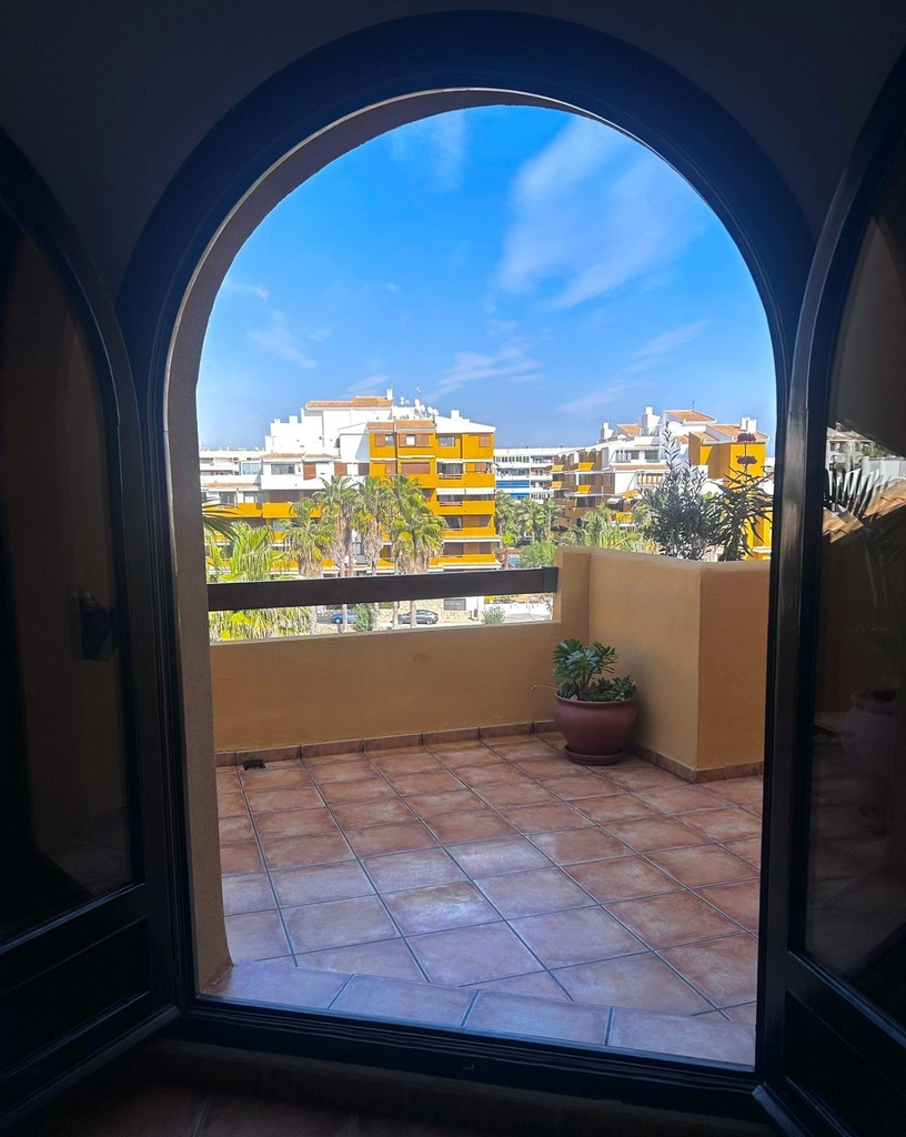 Moderný apartmán v Torrevieja – Punta Prima