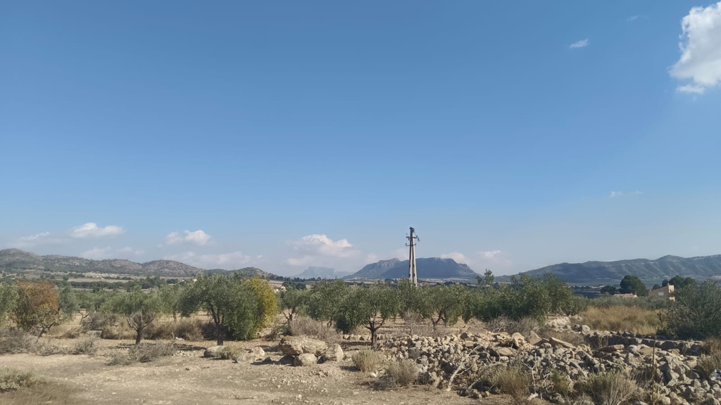 Moderný Land v Salinas – Inland