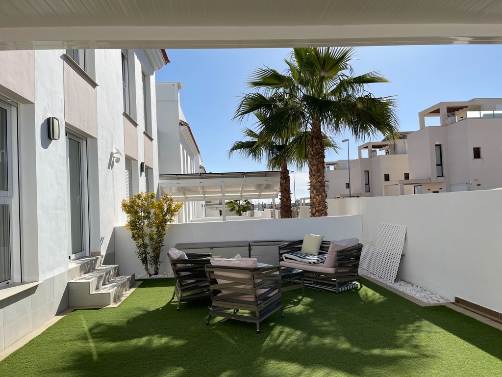Moderný apartmán v Rojales – Inland