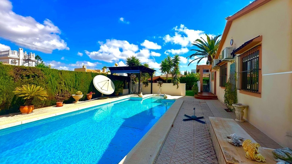 Luxusná vila v Cabo Roig – Costa Blanca