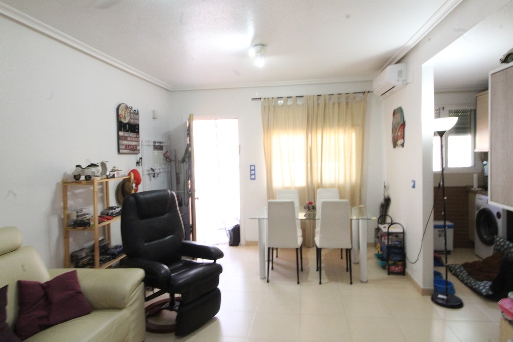 Moderný apartmán v Daya Nueva – Costa Blanca