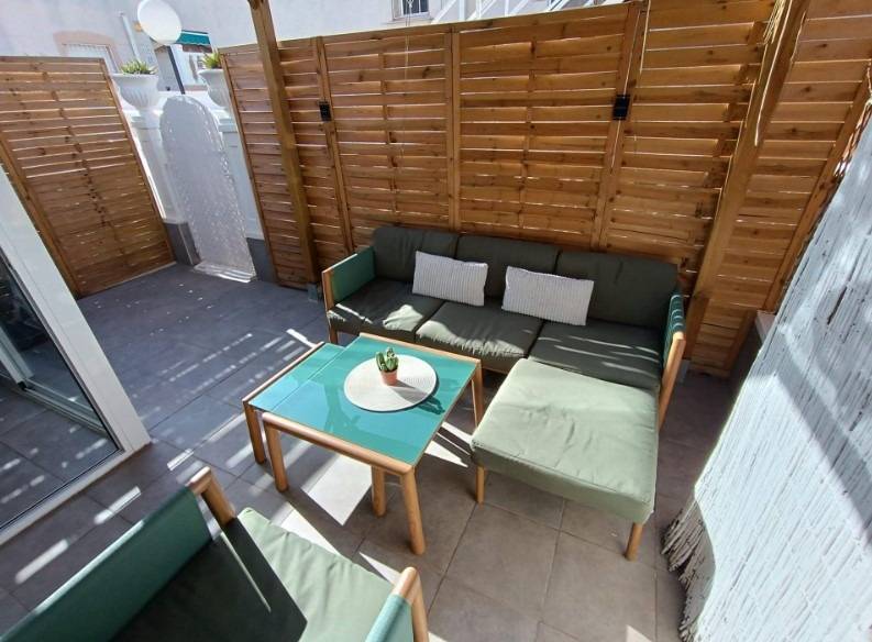 Moderný apartmán v Torrevieja – Los Balcones