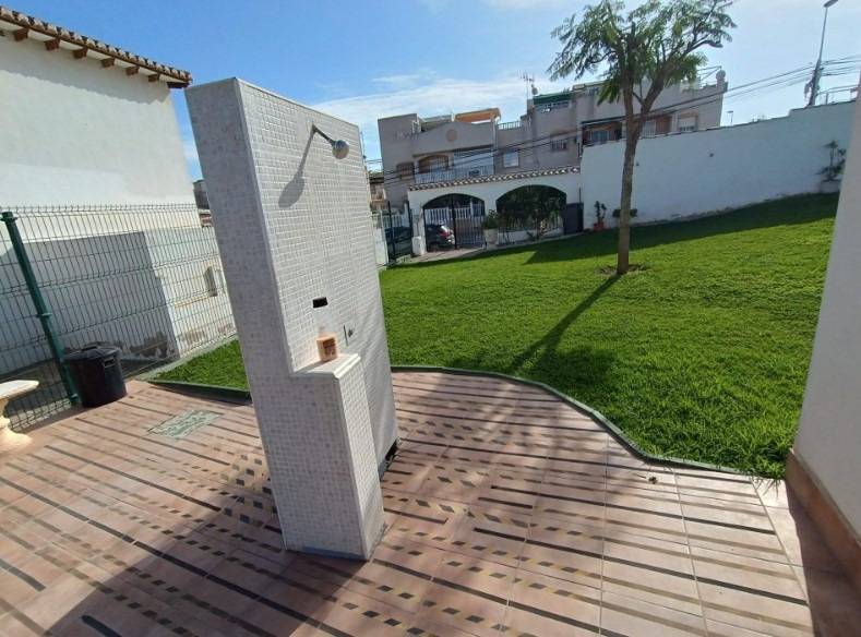 Moderný apartmán v Torrevieja – Los Balcones