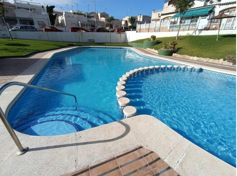 Moderný apartmán v Torrevieja – Los Balcones